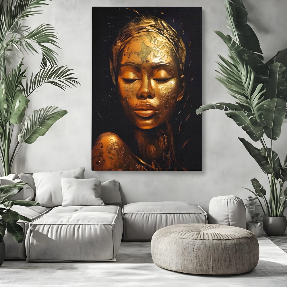 Tablou canvas cu tablou canvas cu femeie africana aurie, fara rama, pe sasiu de lemn, pe perete intr-un living